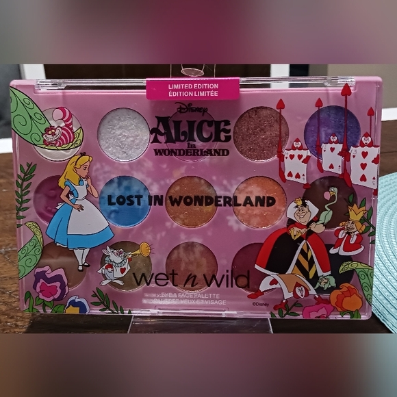 London Soho New York Disney Alice & Wonderland Makeup Bag & Wet n Wild Set of 3✨ - Picture 11 of 17